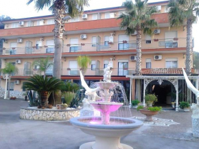 Гостиница Hotel Happy Days  Лидо Ди Езоло